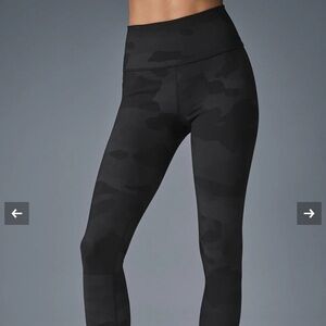 Alo 7/8 high waisted Airlift leggings Black camo